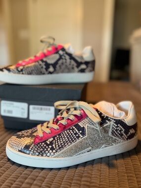 🆕 Lola Cruz Snake-Print Sneakers Sz 37
